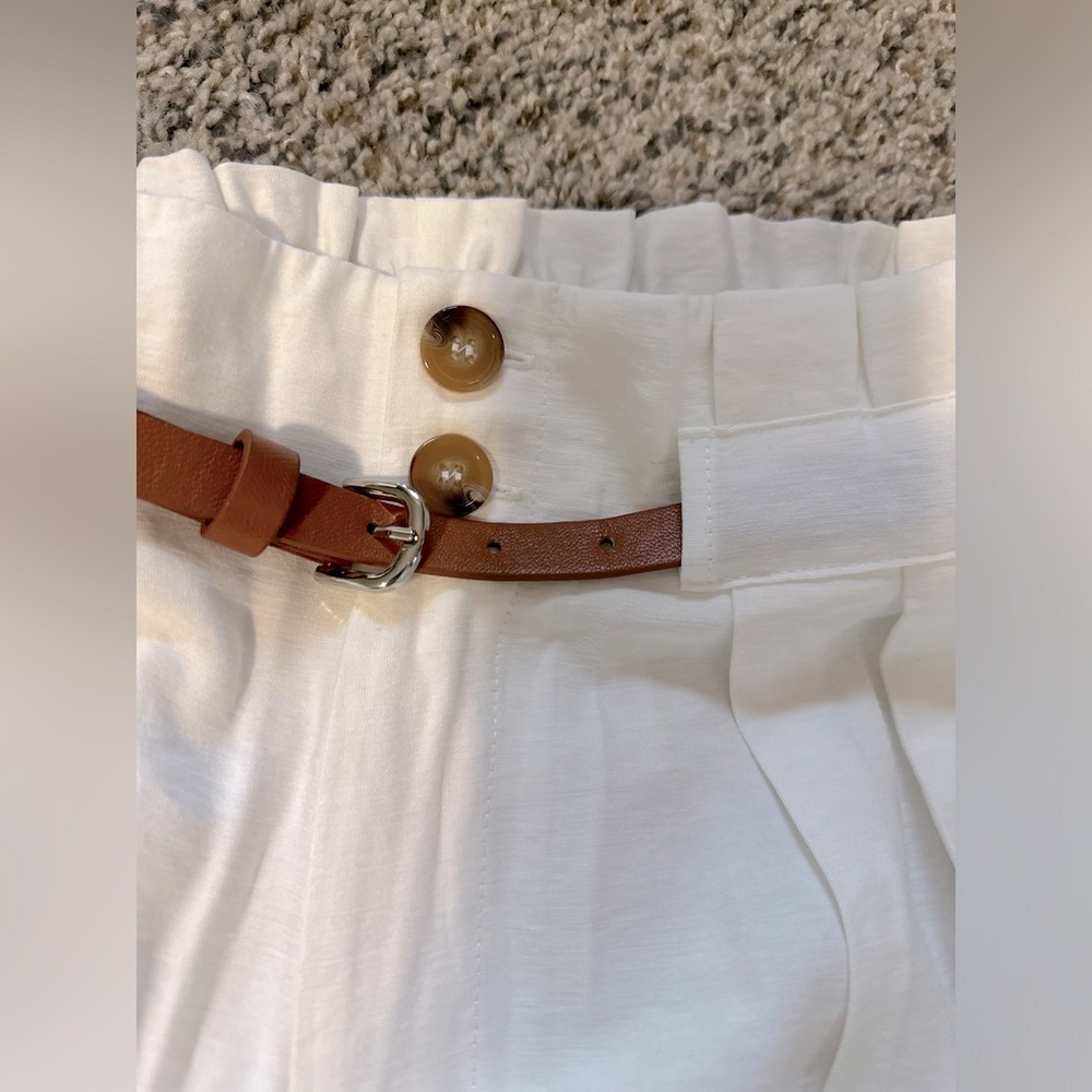 High Waist Pleated Women’s Shorts - White - Picture 9 of 16
